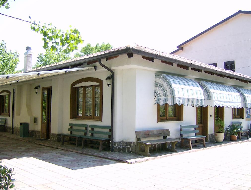 Hotel Zi Marianna Pertosa Exterior photo